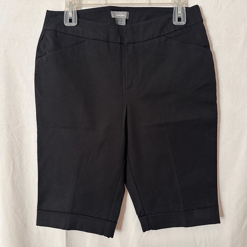 Neiman Marcus Women's Black Stretch Welt Pocket Shorts Size 6